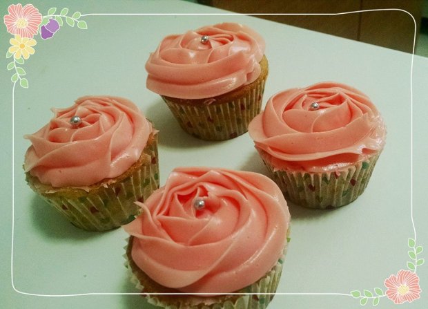 Cupcake de Baunilha Buttercream Merengue Italiano 