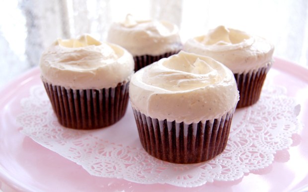 Flourless-Chocolate-Cupcakes-900