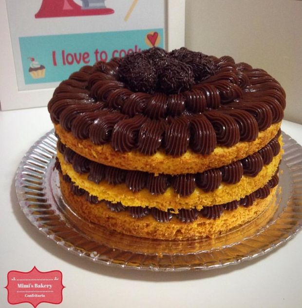 Naked Cake de Cenoura com Brigadeiro