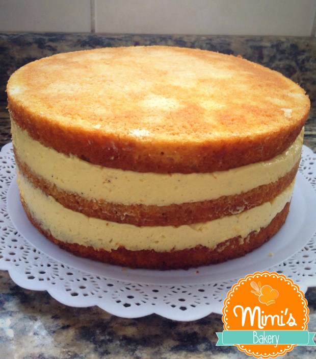 Bolo de Baunilha recheado com Mousse de Maracujá