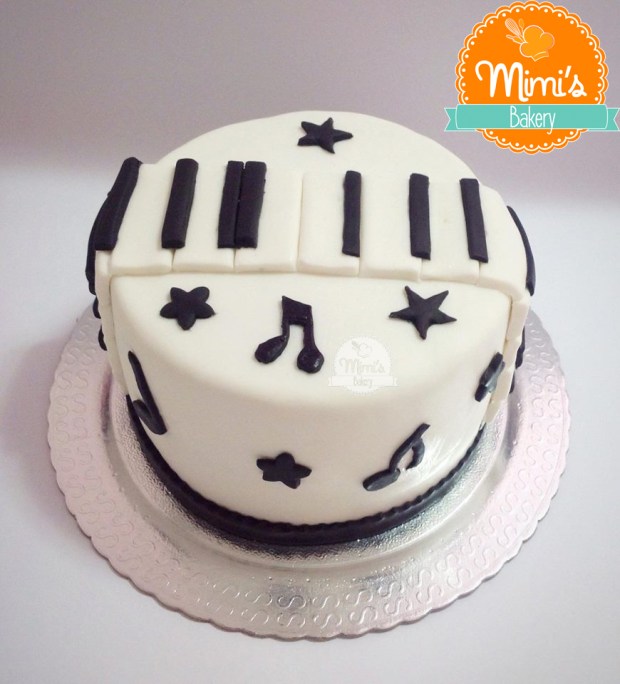Bolo Decorado Piano