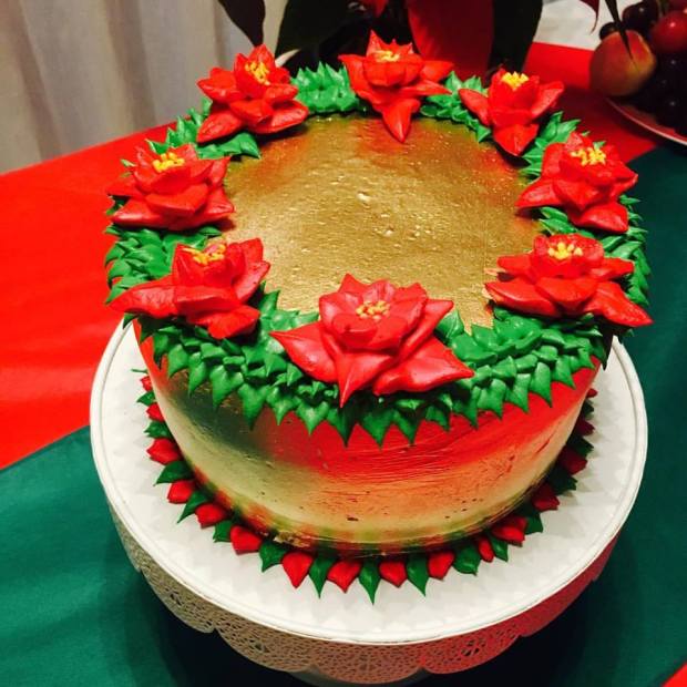 Bolo Dourado de Guirlanda