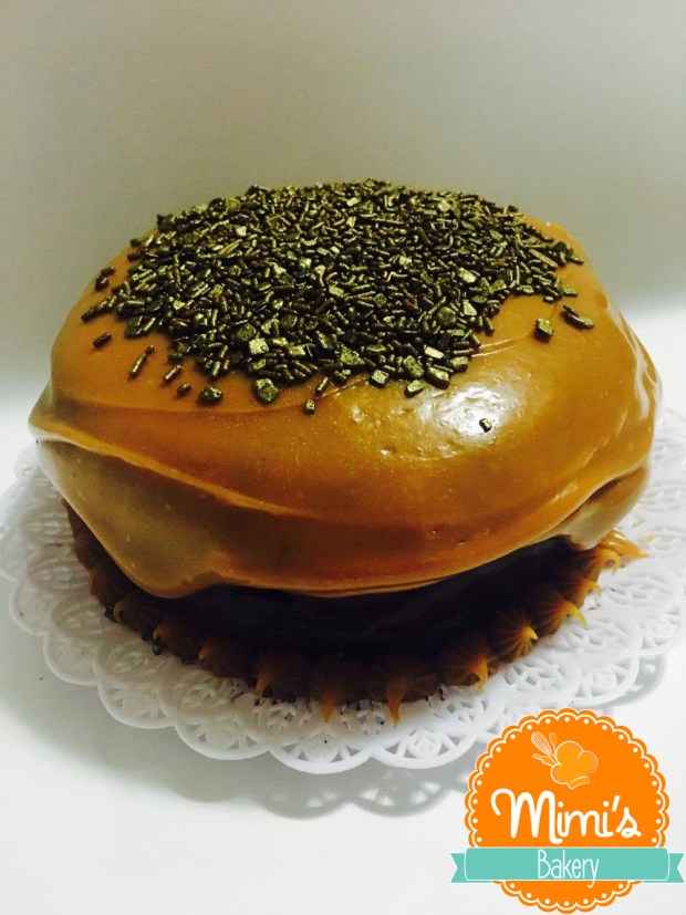 Bolo: brigadeiro de chocolate e brigadeiro de caramelo