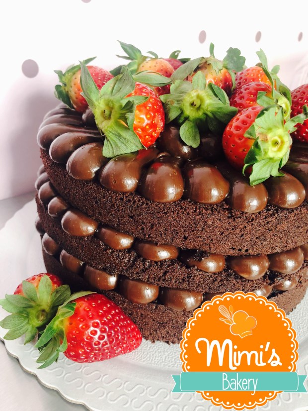 Naked Cake Chocolate, Brigadeiro e Morangos