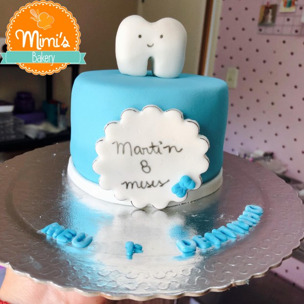 Bolo Mesversário: Dentinho